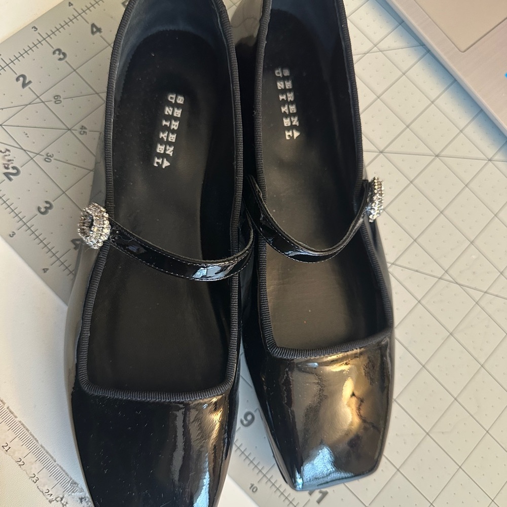 Elegant Black Patent Leather Mary Jane Flats with Buckle